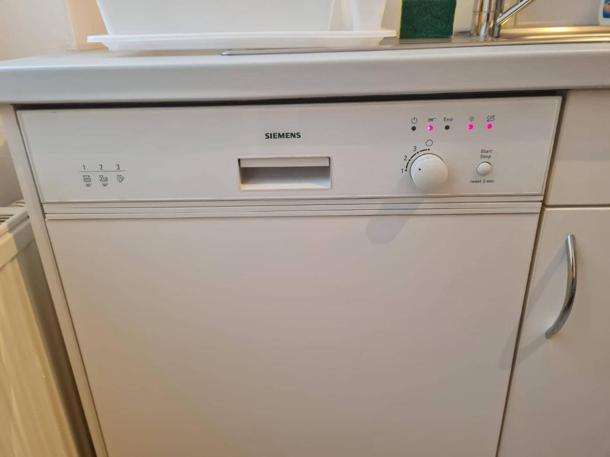 וינה Central Mariahilfer Apartment 4 Min To The City Shopping Center And Schoenbrunn Palace מראה חיצוני תמונה