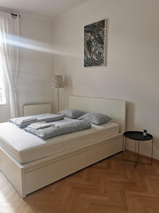 וינה Central Mariahilfer Apartment 4 Min To The City Shopping Center And Schoenbrunn Palace מראה חיצוני תמונה